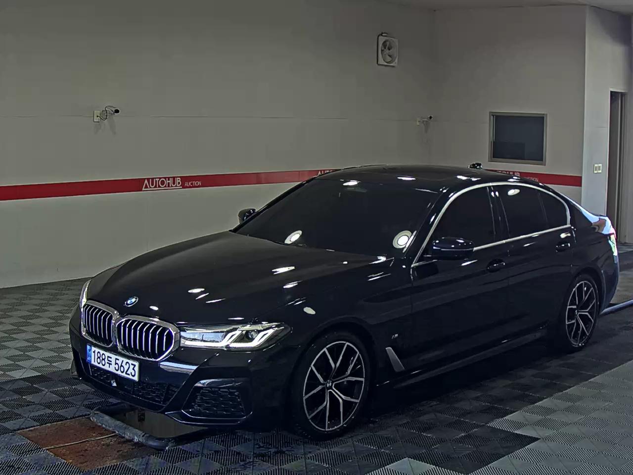 BMW 5 SERIES (7TH GEN) 530i M SPORT PACK - фото 0