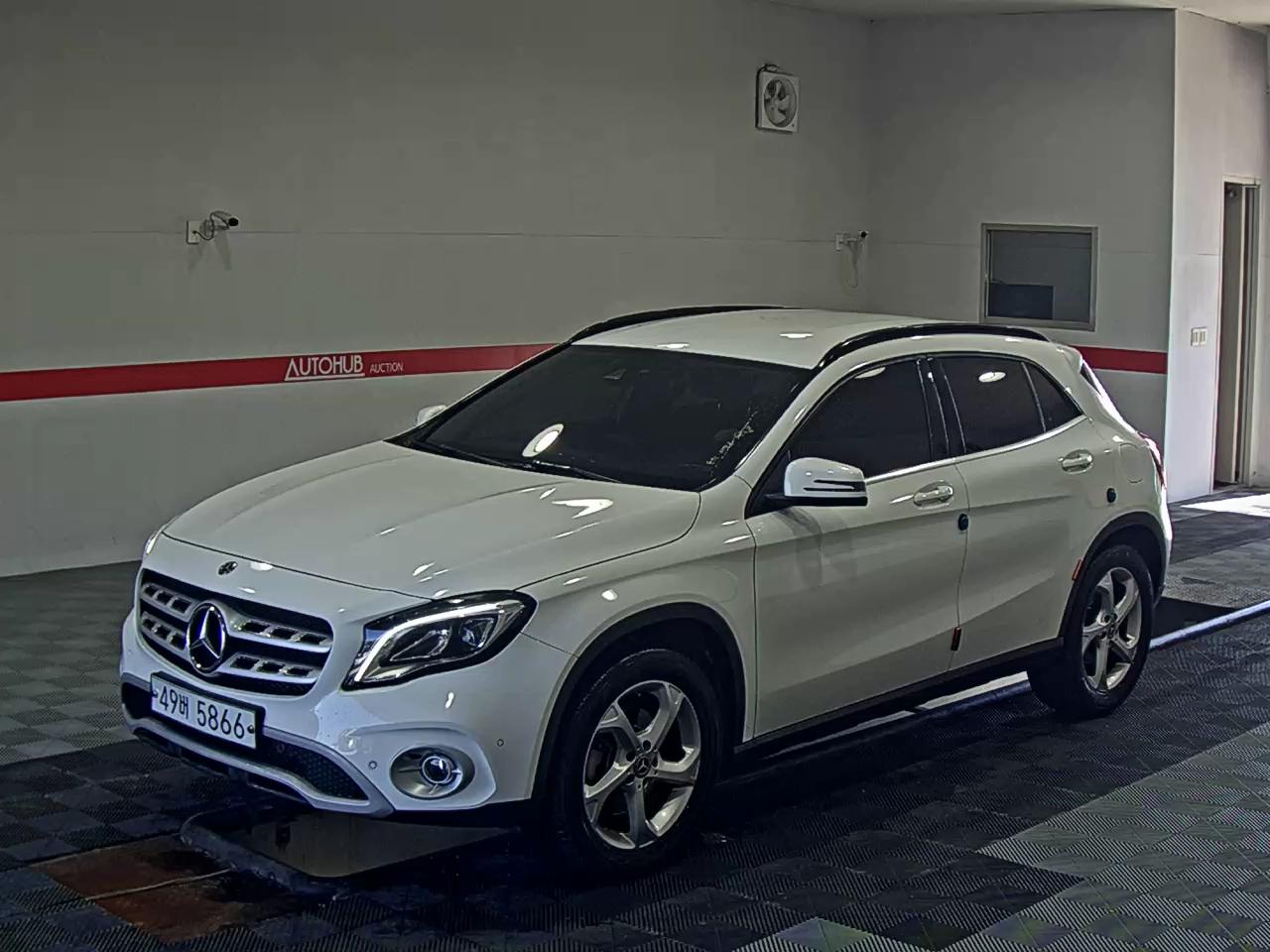 MERCEDES-BENZ GLA-CLASS GLA 220 - фото 0