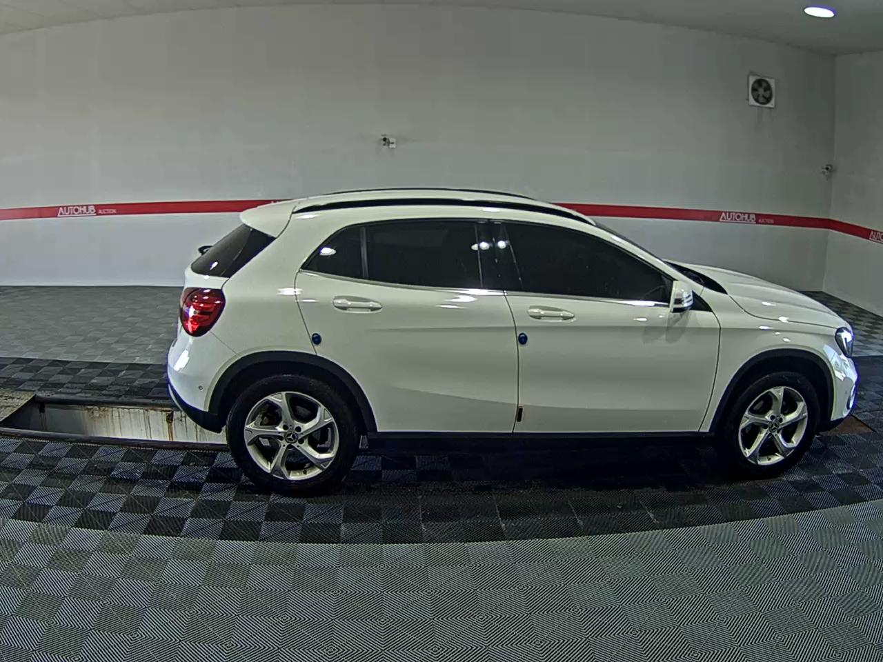 MERCEDES-BENZ GLA-CLASS GLA 220 - фото 2
