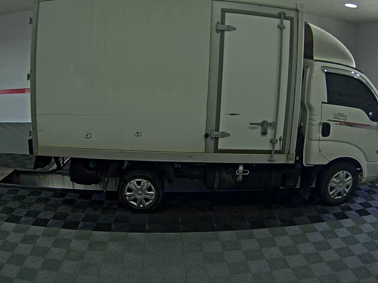 KIA THE NEW BONGO III CARGO BUILT-IN BOX TRUCK PLUS MODEL - фото 2