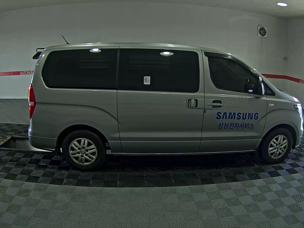 HYUNDAI THE NEW GRAND STAREX 3-SEATER DIESEL VAN SMART - фото 2