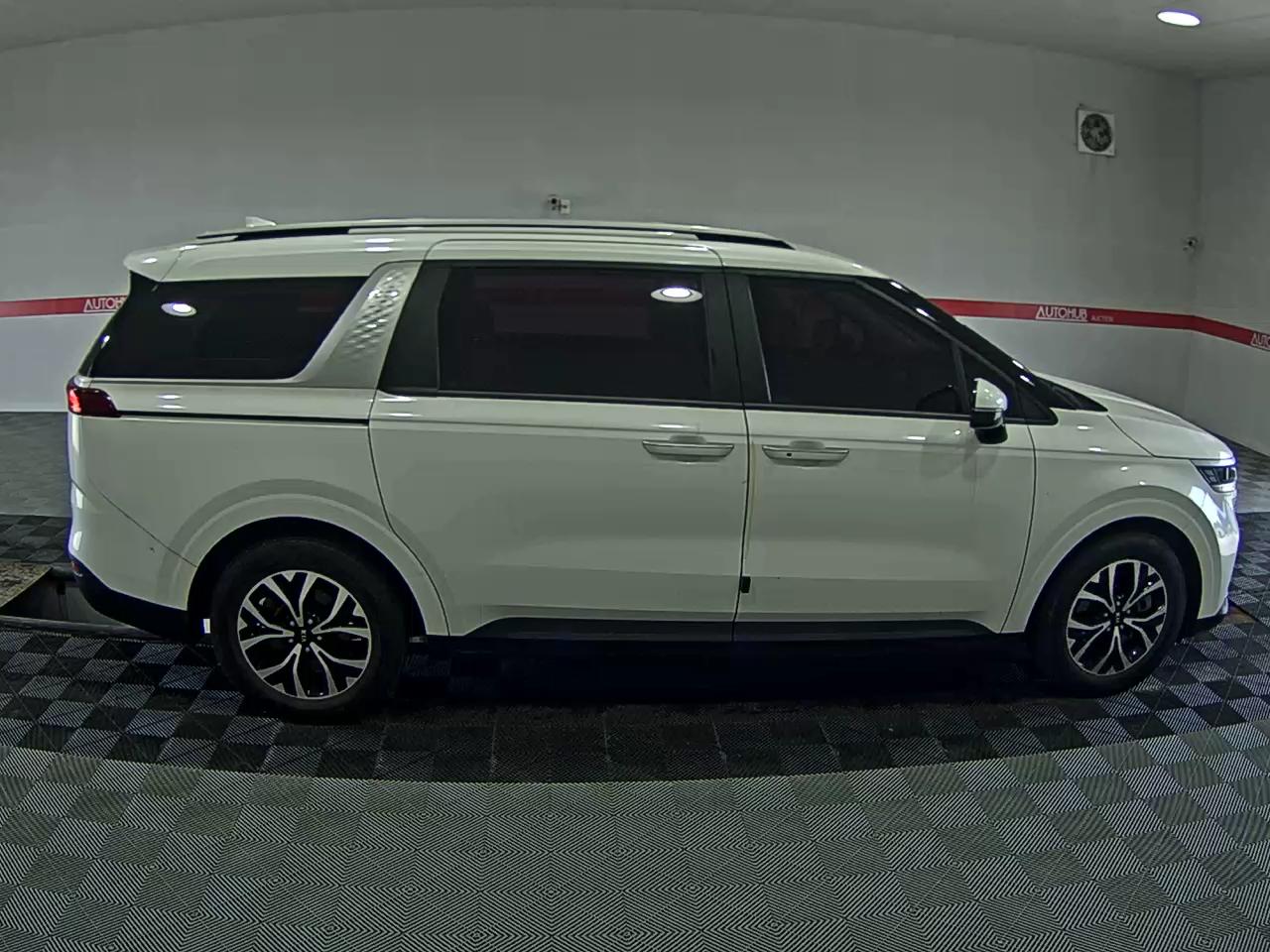KIA NEW CARNIVAL (KA4) 9-SEATER DIESEL PRESTIGE - фото 2