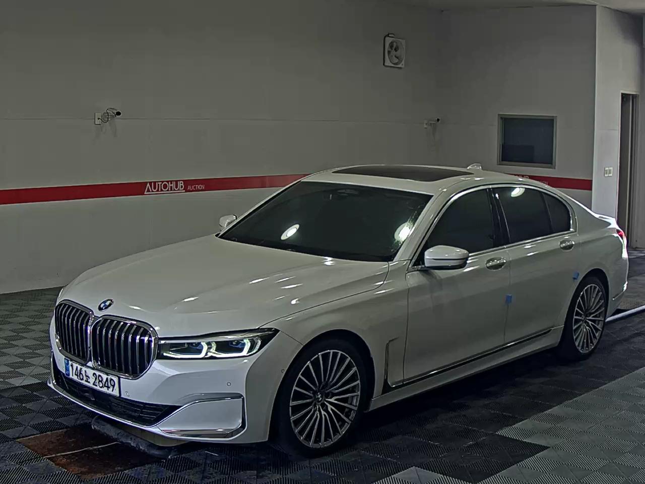 BMW 7 SERIES (6TH GEN) 740d xDRIVE DESIGN PURE EXCELLENCE - фото 0