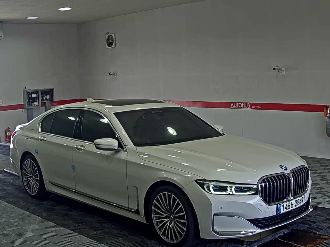 BMW 7 SERIES (6TH GEN) 740d xDRIVE DESIGN PURE EXCELLENCE - фото 1
