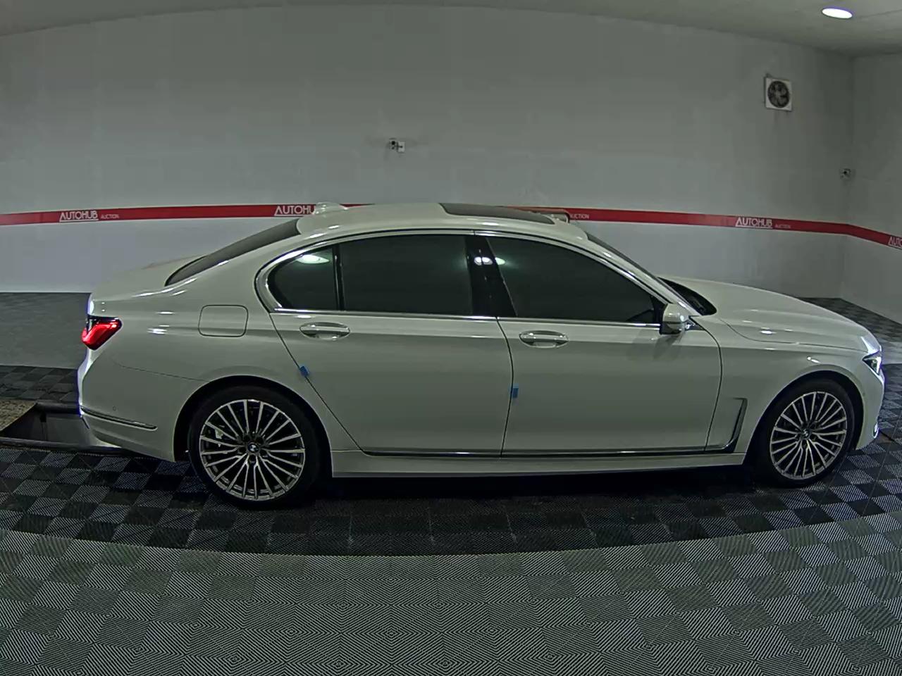 BMW 7 SERIES (6TH GEN) 740d xDRIVE DESIGN PURE EXCELLENCE - фото 2