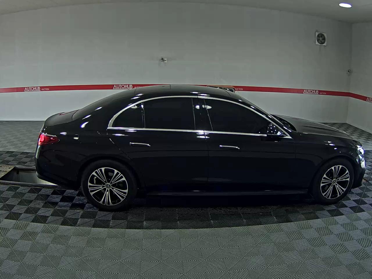 MERCEDES-BENZ E-CLASS (6TH GEN) E200 AVANTGARDE - фото 2