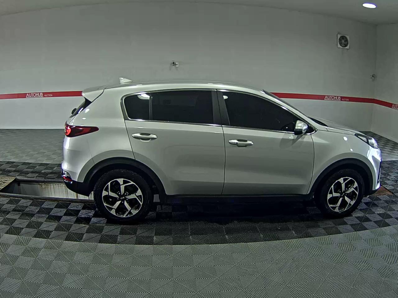 KIA SPORTAGE THE BOLD 1.6 DIESEL 4WD TRENDY - фото 2