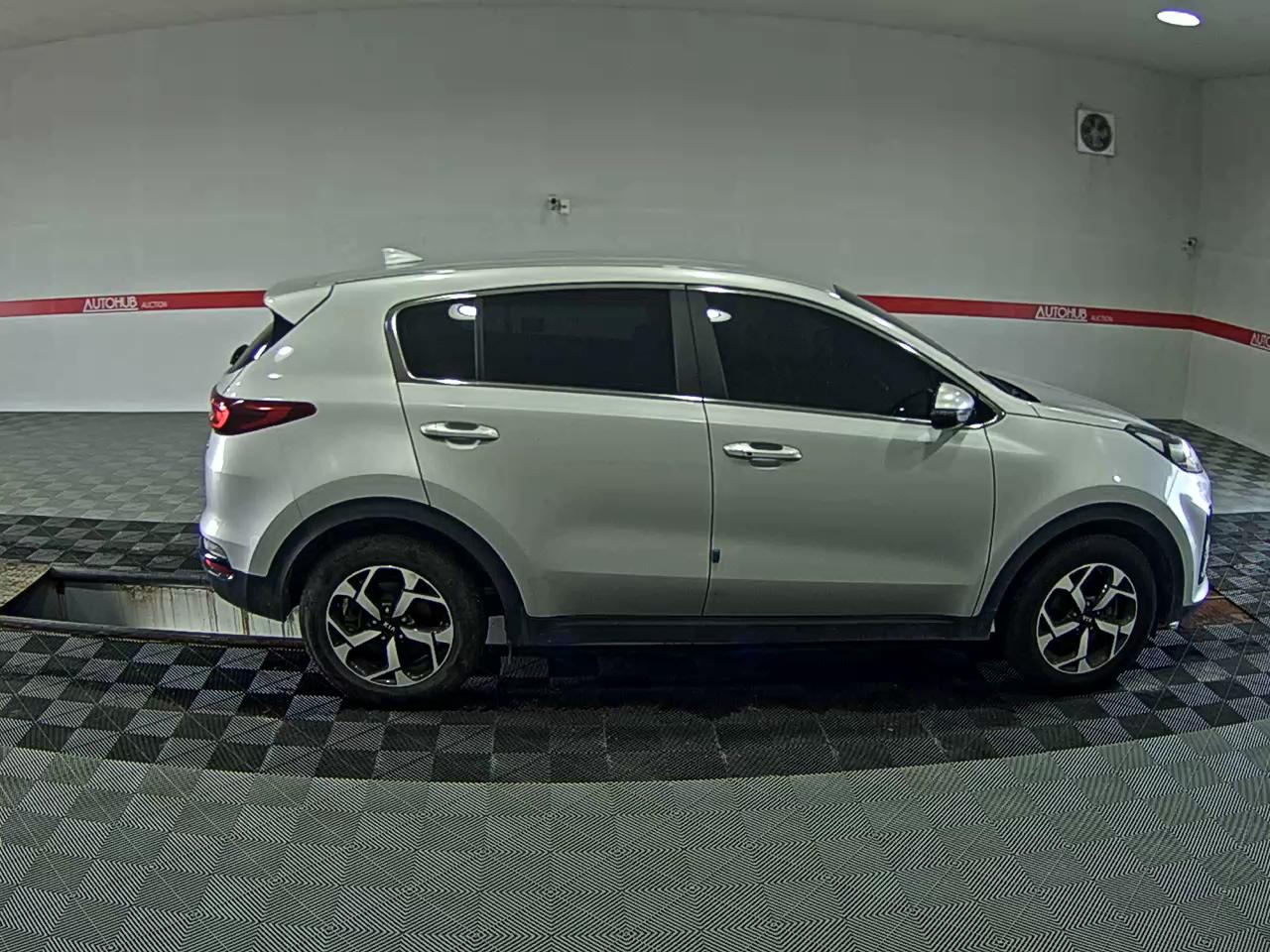 KIA SPORTAGE THE BOLD 1.6 DIESEL 4WD TRENDY - фото 2