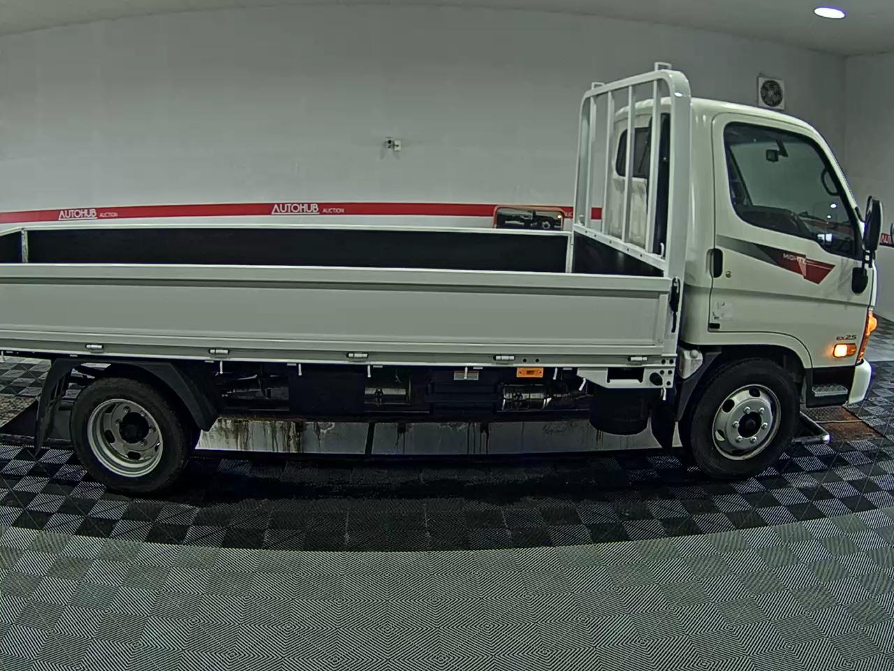 HYUNDAI ALL NEW MIGHTY 2.5 TON NARROW CAB LONG WHEELBASE LOW DECK - фото 2