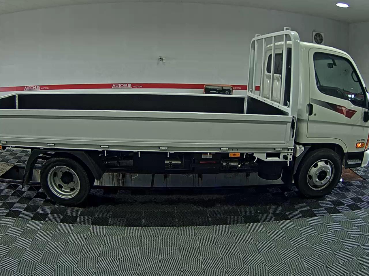 HYUNDAI ALL NEW MIGHTY 2.5 TON NARROW CAB LONG WHEELBASE LOW DECK - фото 2