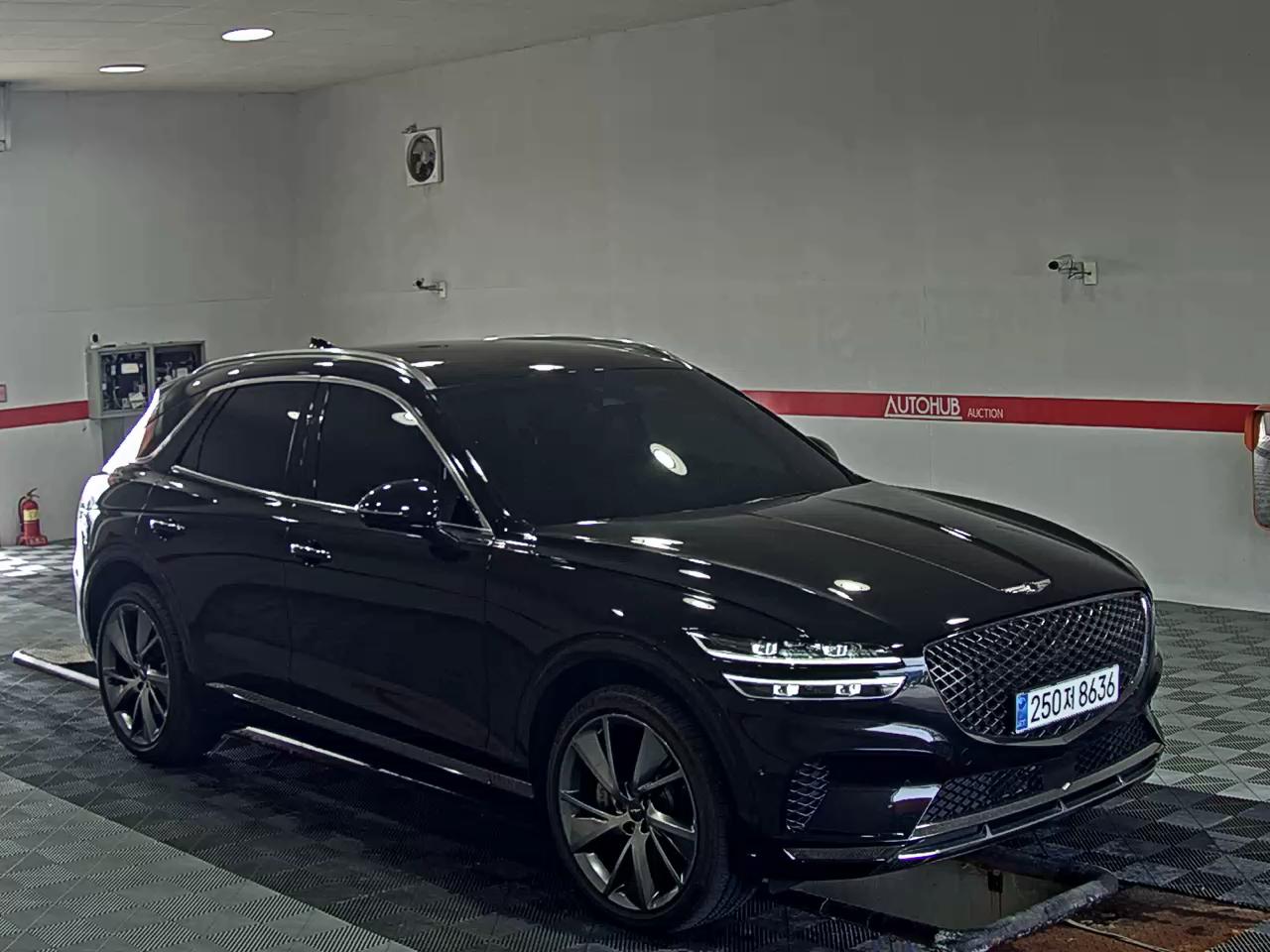 GENESIS GV70 2.5T AWD BASE MODEL - фото 1