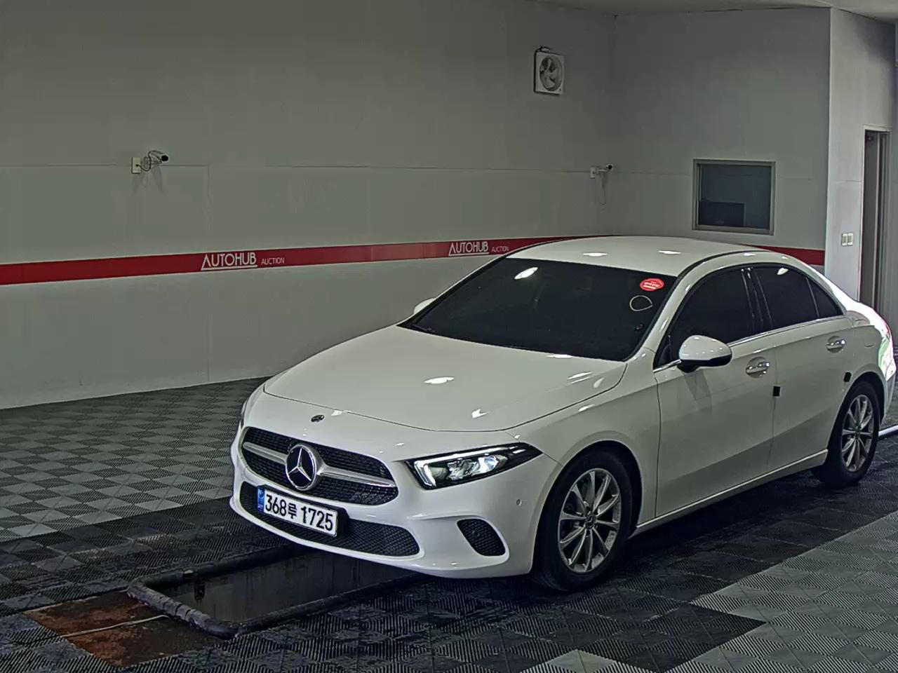 MERCEDES-BENZ A-CLASS (4TH GEN) A220 SEDAN - фото 0
