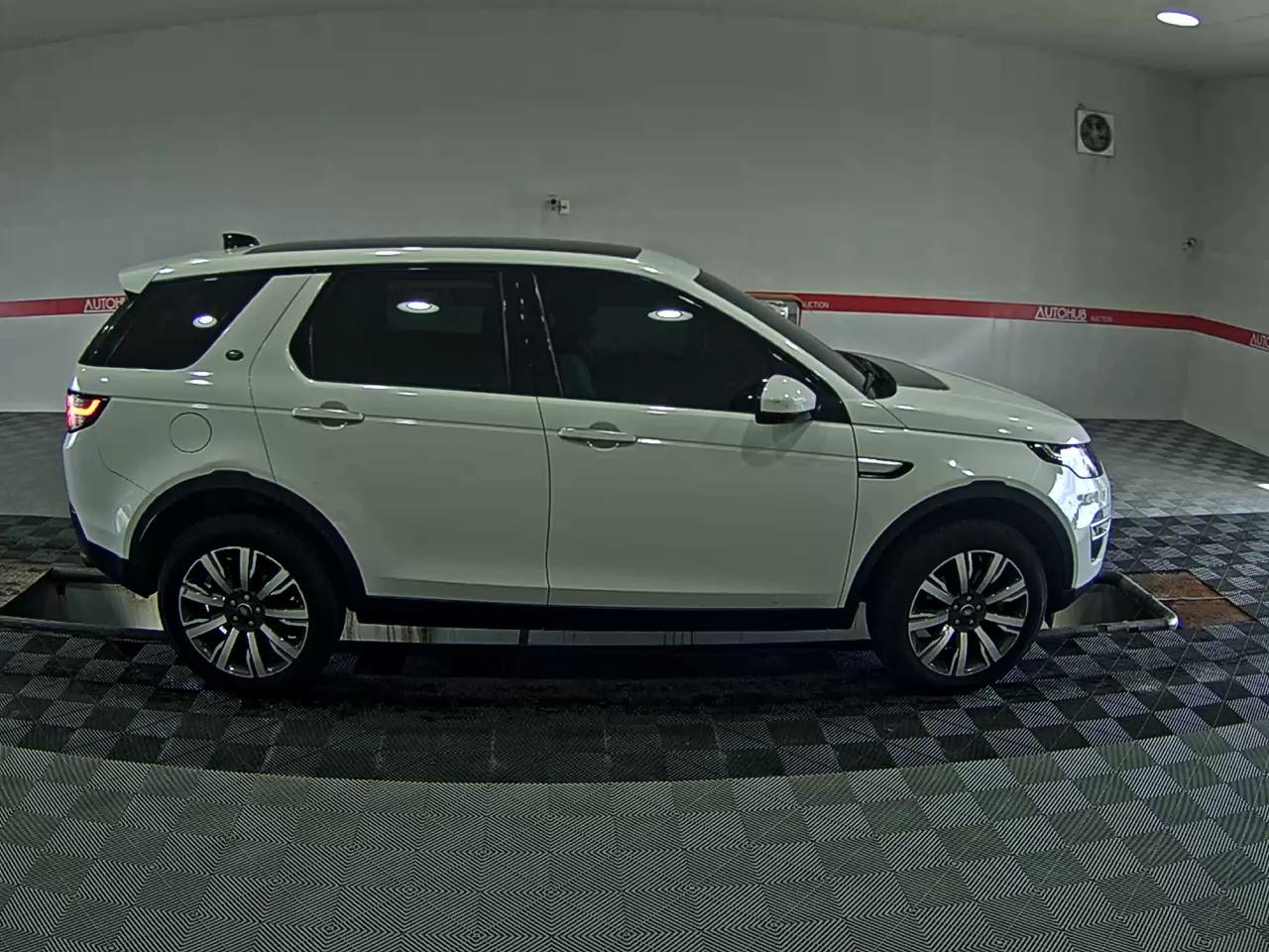 LAND ROVER DISCOVERY SPORT 2.0 TD4 HSE LUXURY - фото 2