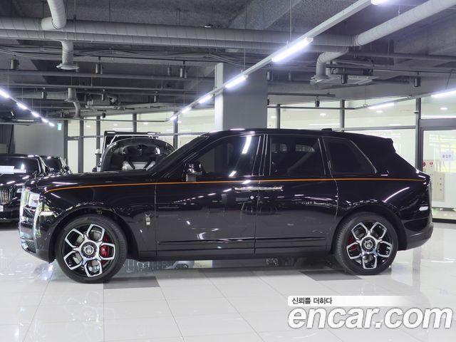 Rolls-Royce Cullinan 6.7 V12 Black Badge - фото 1