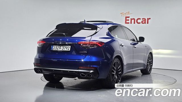 Maserati Levante 3.0 AWD Modena - фото 1