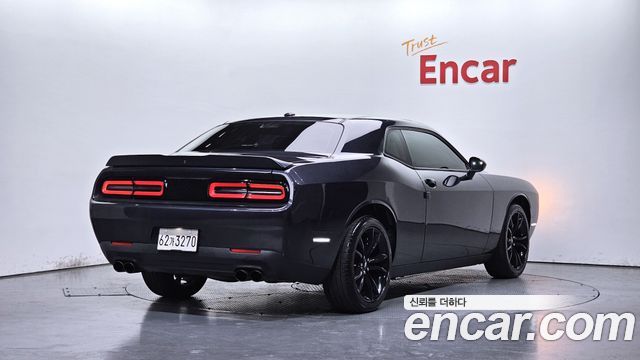 Dodge Challenger 3.6 - фото 1