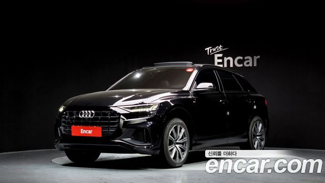 Audi Q8 55 TFSI Quattro Premium - фото 0