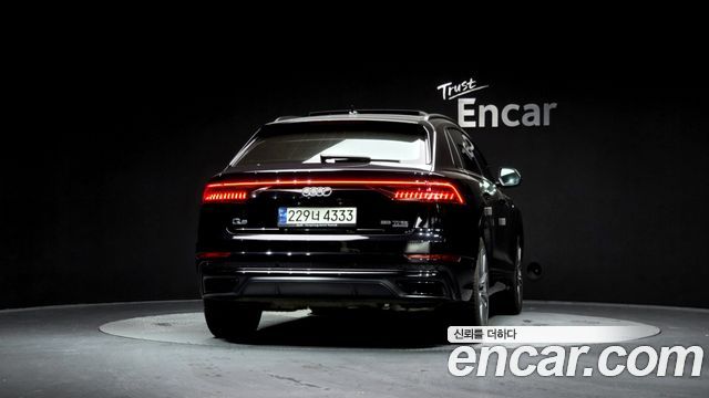 Audi Q8 55 TFSI Quattro Premium - фото 3