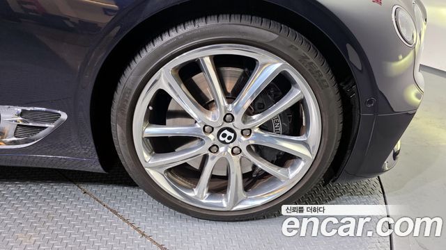 Bentley Continental GT 4.0 GT - фото 4