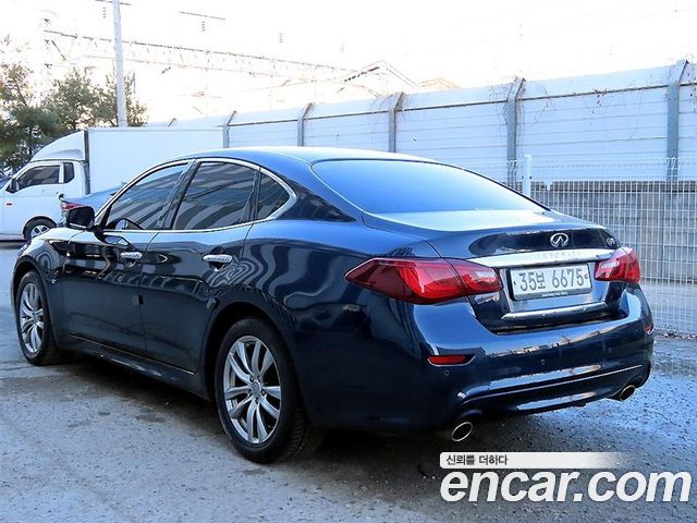 Infiniti Q70 3.7 Style - фото 2