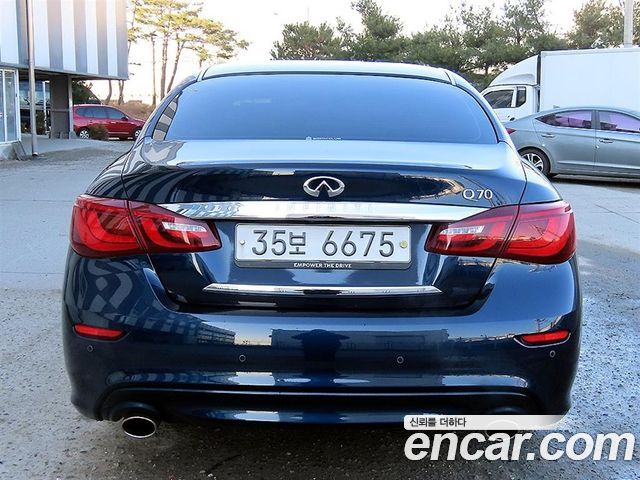 Infiniti Q70 3.7 Style - фото 3