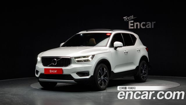 Volvo XC40 T4 Inscription - фото 0