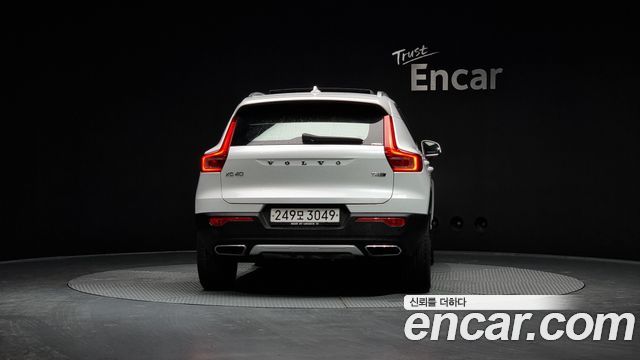 Volvo XC40 T4 Inscription - фото 3