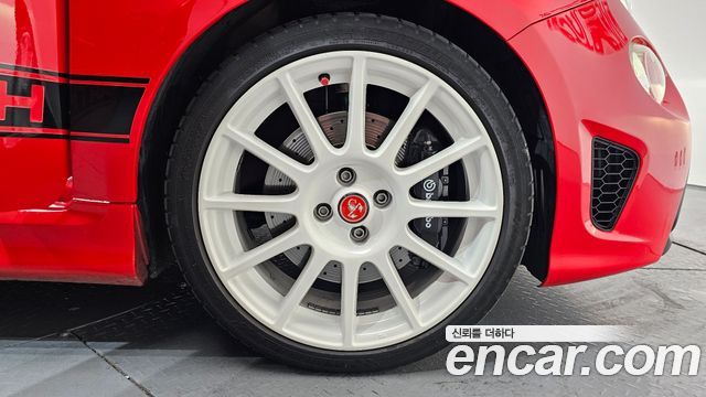 Fiat 500 Abarth - фото 3