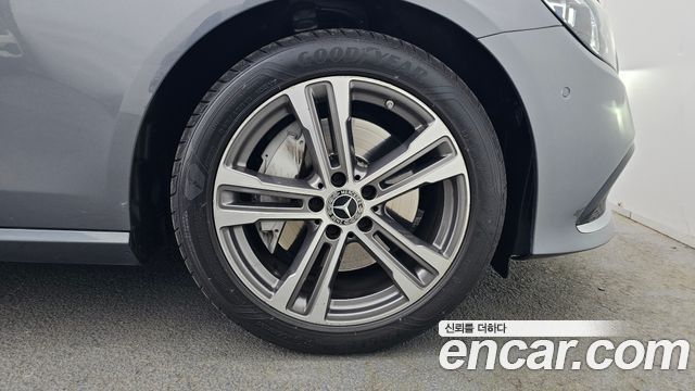 Mercedes-Benz E-Class W213 E350 4MATIC Avantgarde - фото 4