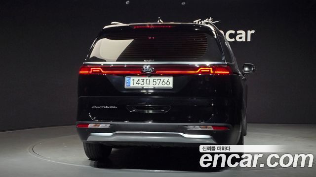 Kia Carnival 4-го поколения 9-Seater Signature - фото 3