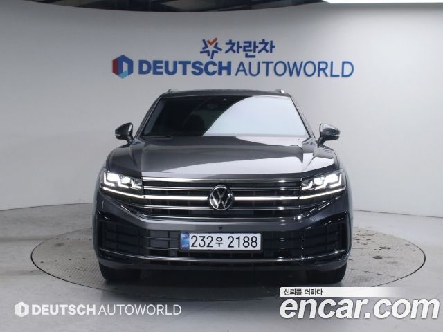 Volkswagen Touareg 3-го поколения 3.0 TDI Prestige - фото 2
