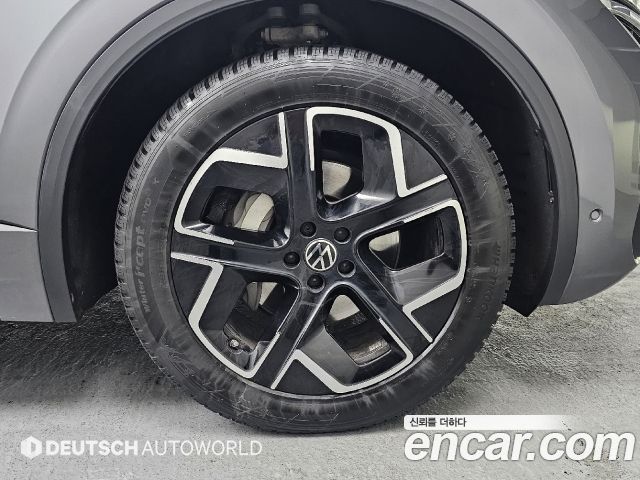 Volkswagen Touareg 3-го поколения 3.0 TDI Prestige - фото 4