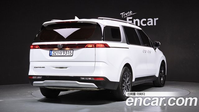 Kia Carnival 4-го поколения 9-Seater Prestige - фото 1