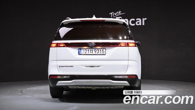 Kia Carnival 4-го поколения 9-Seater Prestige - фото 3