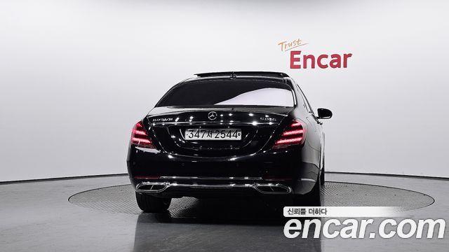 Mercedes-Benz S-Class W222 Maybach S560 - фото 3