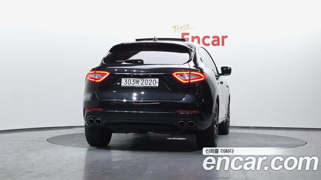 Maserati Levante 3.0 Diesel AWD GranLusso - фото 2