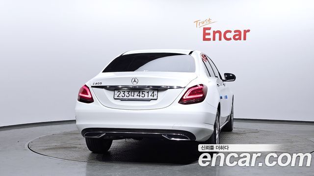 Mercedes-Benz C-Class W205 C200 Avantgarde - фото 3