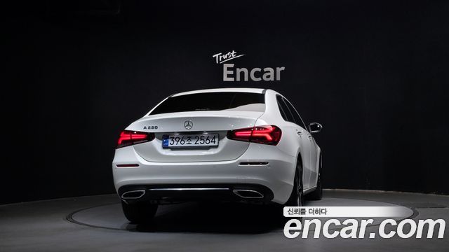 Mercedes-Benz A-Class W177 A220 Sedan - фото 3