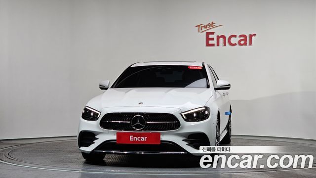 Mercedes-Benz E-Class W213 E220d 4MATIC AMG Line - фото 2