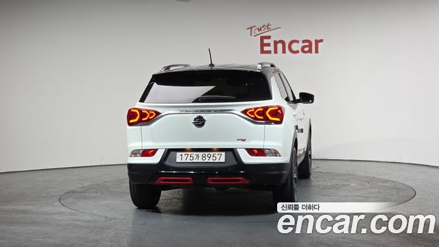 SsangYong Korando Gasoline 1.5 2WD R-Plus - фото 2