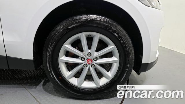 Jaguar F-PACE 20d Portfolio - фото 4