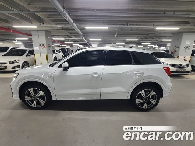 Audi Q2 35 TDI Premium - фото 3