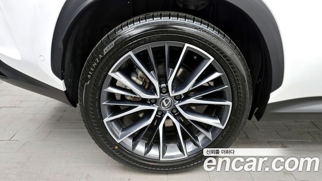 Lexus NX 350h 2-го поколения Luxury - фото 4