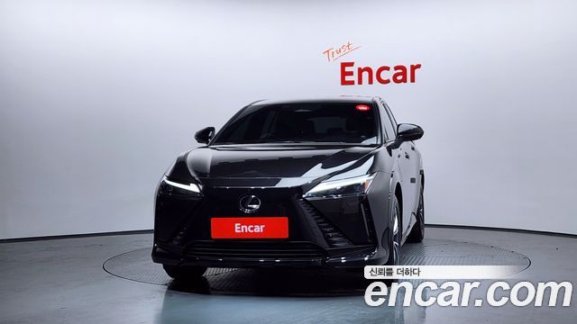 Lexus RZ Luxury - фото 2