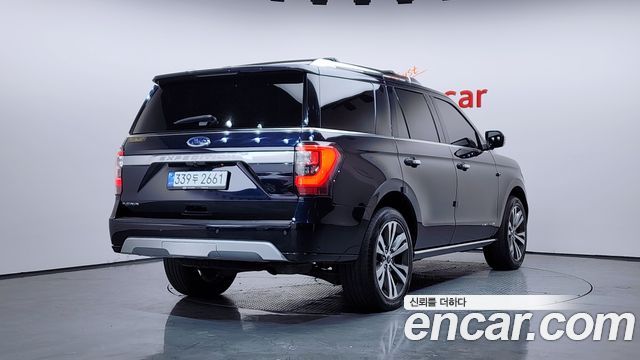 Ford Expedition Platinum 4WD 7Seater - фото 1
