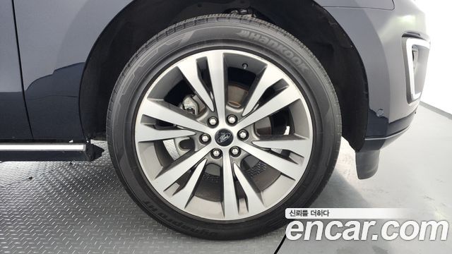 Ford Expedition Platinum 4WD 7Seater - фото 4