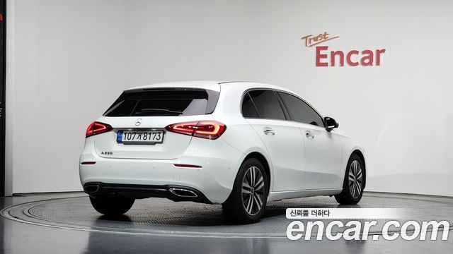 Mercedes-Benz A-Class W177 A220 Hatchback - фото 1