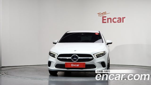 Mercedes-Benz A-Class W177 A220 Hatchback - фото 2