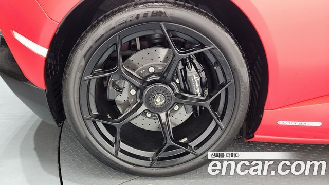 Lamborghini Huracan LP640-4 EVO Spyder - фото 4