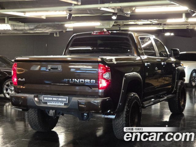 Toyota Tundra 5.7 - фото 3